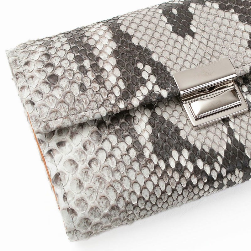 マットパイソン_コルシカ_革